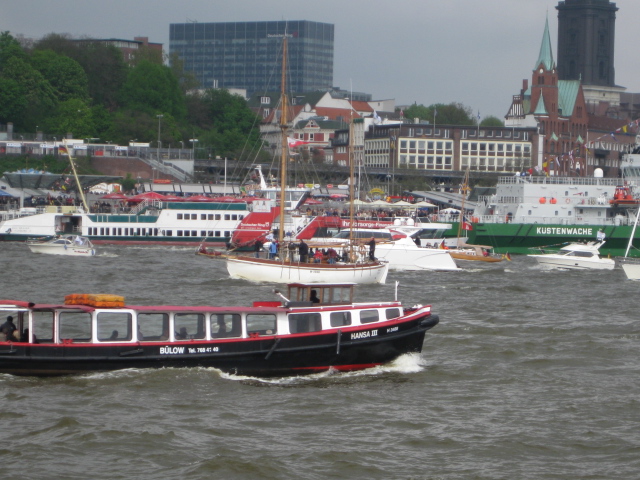 Schiffe auf der Elbe