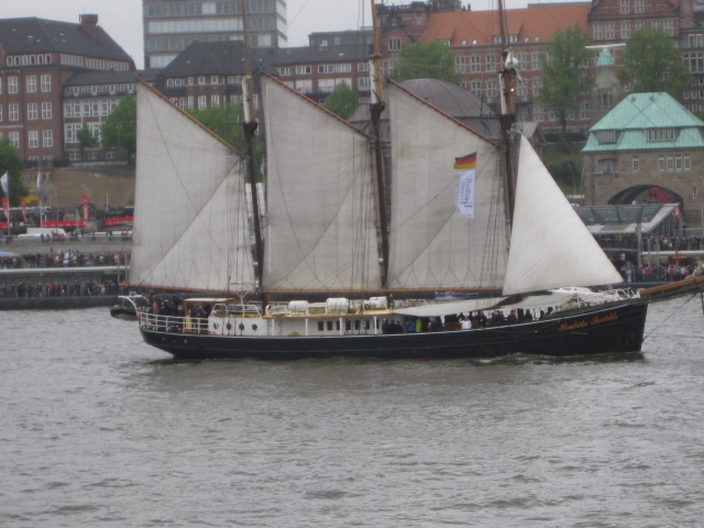 Hamburger Hafen - Boote und Schiffe