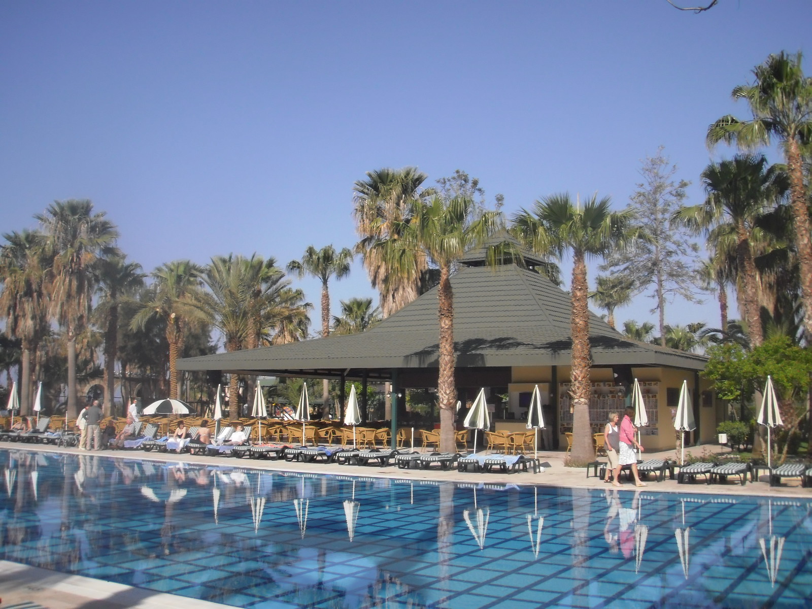 Poolanlage Hotel Meryan