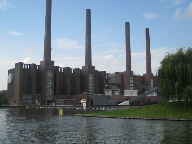 Wahrzeichen Wolfsburg: VW Werk